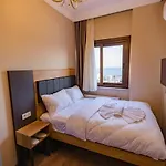 Grand Balyan & Restaurant Hotel