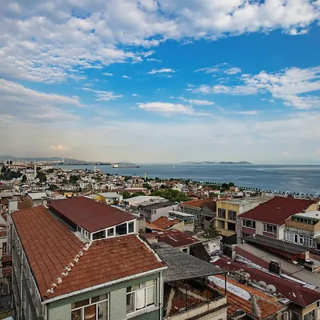 Grand Balyan & Restaurant