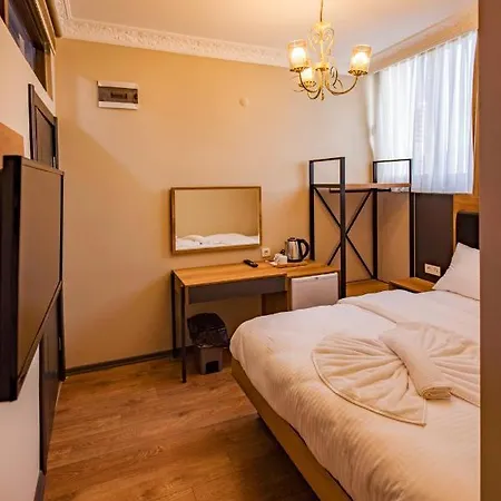 Grand Balyan & Restaurant 3*