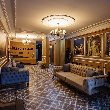 Grand Balyan & Restaurant