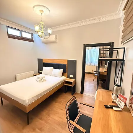 Grand Balyan & Restaurant Hotel