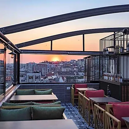 Hotel Grand Balyan & Restaurant