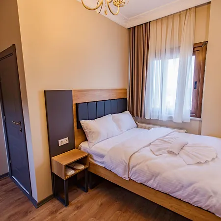 Hotel Grand Balyan & Restaurant