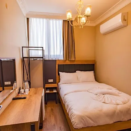 Grand Balyan & Restaurant מלון 3*