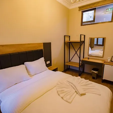 Grand Balyan & Restaurant מלון 3*