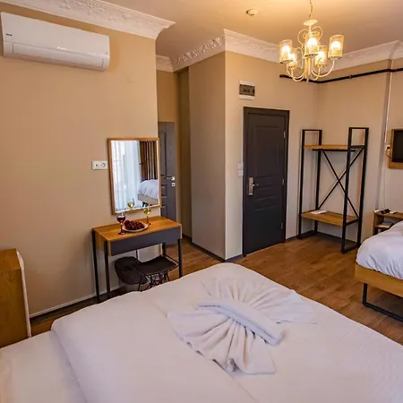Grand Balyan & Restaurant מלון 3*