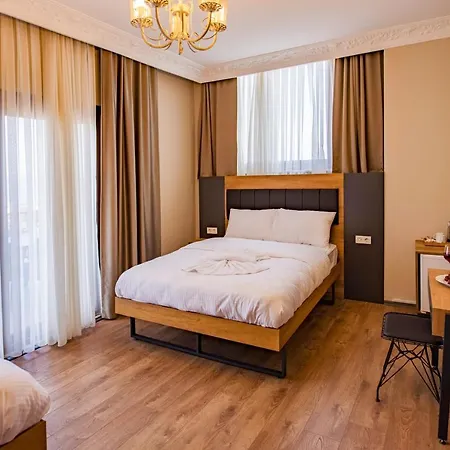 Grand Balyan & Restaurant מלון