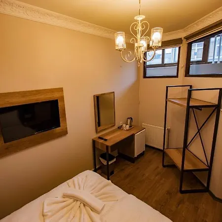 Grand Balyan & Restaurant