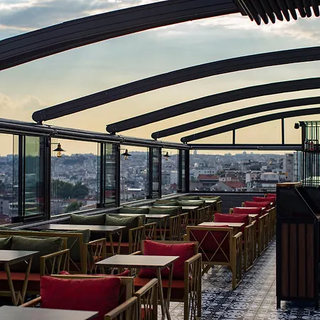 Grand Balyan & Restaurant